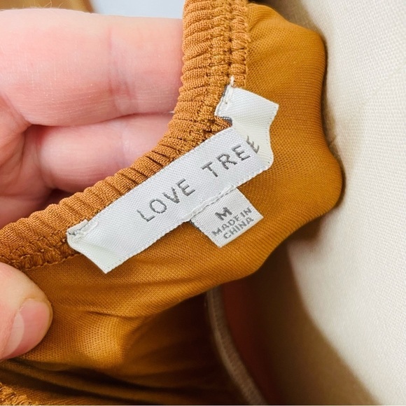 Love Tree Body-con Ruffle Hem Puff Short Sleeve Dress- Size Medium - Picture 7 of 7